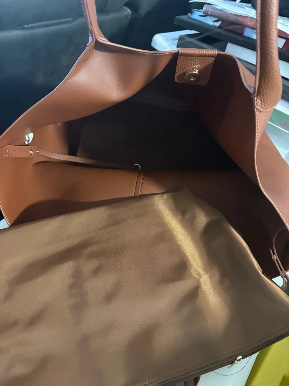 Classic Brown Women's Tote Bag - Sleek Everyday Carry